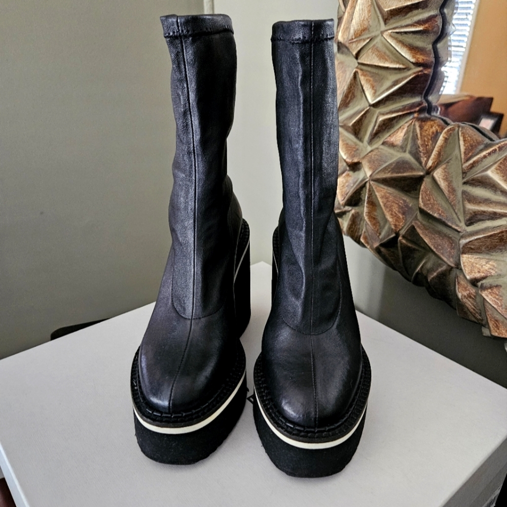 Robert Clergerie Bliss platform black leather boots. Size 6 US.